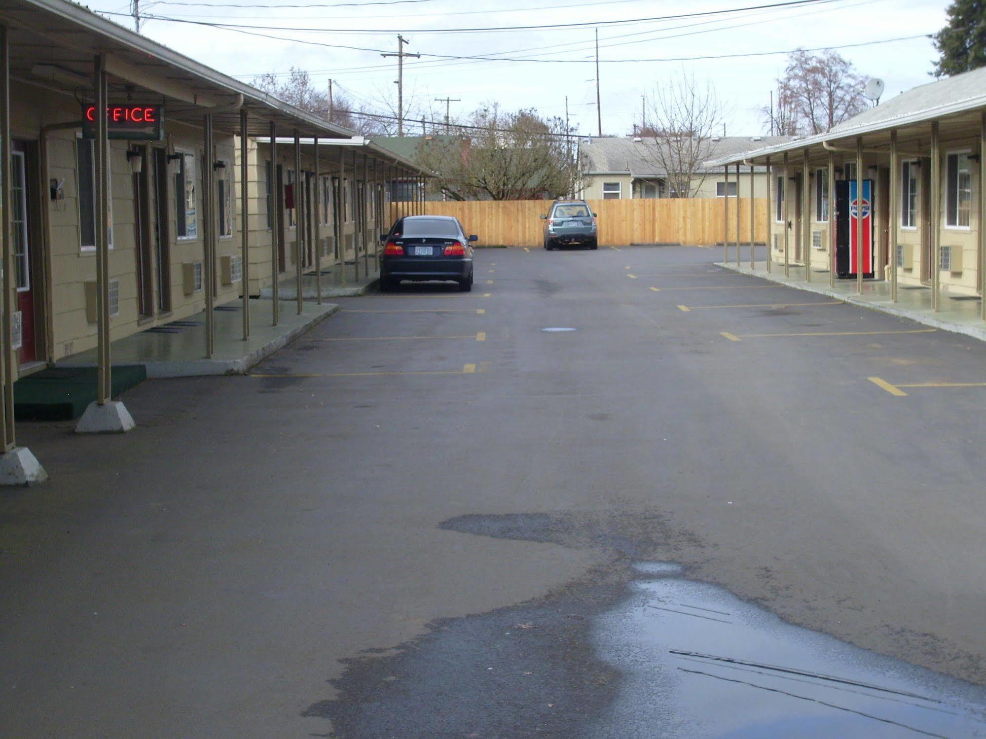 Cascade City Center Motel Lebanon Eksteriør billede